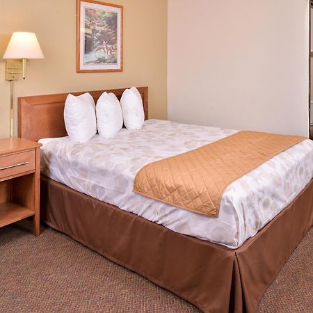 Americas Best Value Inn Missouri Valley Екстер'єр фото