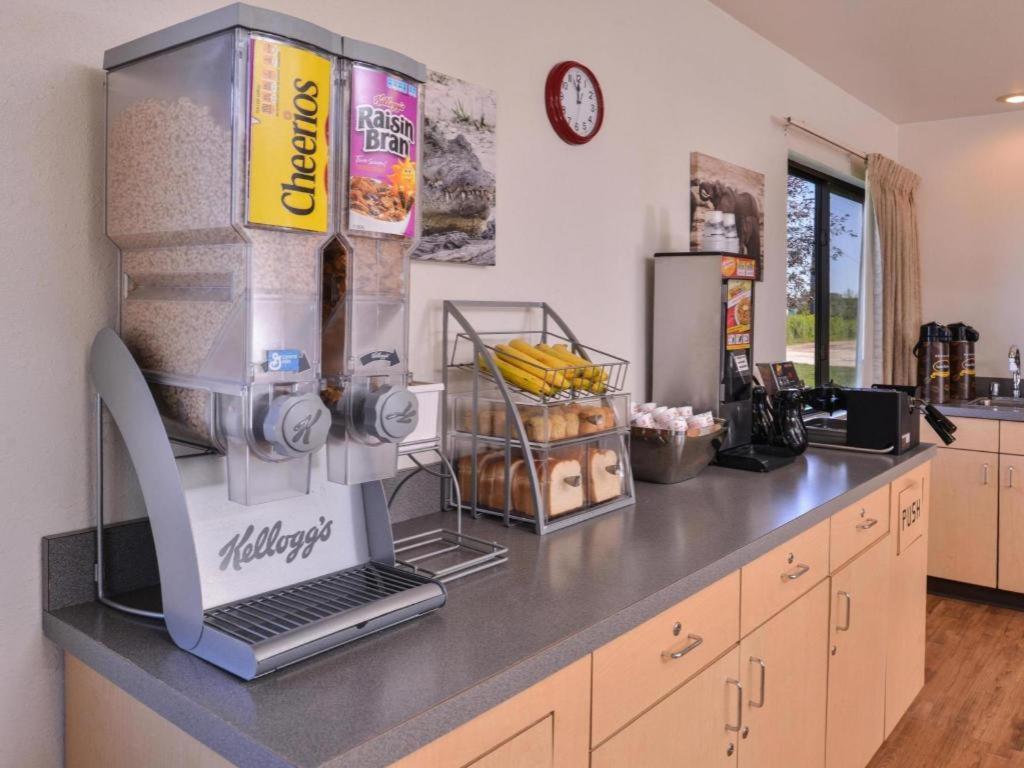 Americas Best Value Inn Missouri Valley Екстер'єр фото