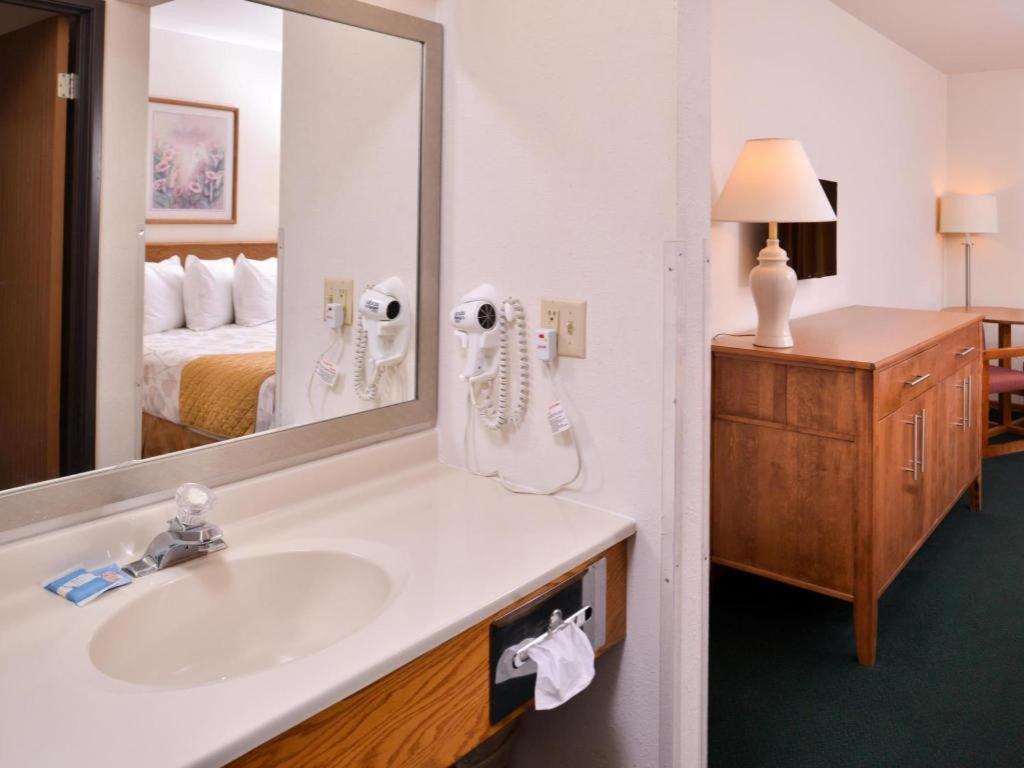 Americas Best Value Inn Missouri Valley Екстер'єр фото